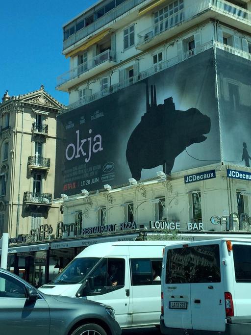 Filmwerbung für die Netflix-Produktion "Okja" beim Filmfestival in Cannes 2017.