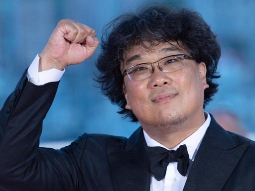 Der südkoreanische Regisseur Bong Joon-Ho hat mit seinem Film "Parasite" die Goldene Palme beim 72. Festival von Cannes gewonnen.