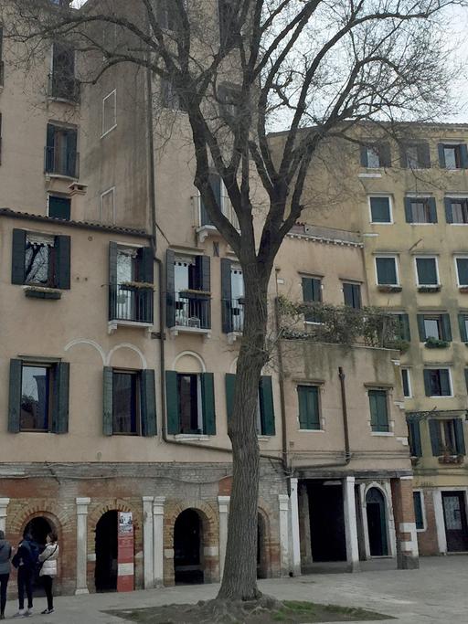 Der "Campo Ghetto Nuovo", Hauptplatz des Juden-Ghettos in Venedig, das 1516 als eigener Stadtteil eingerichtet wurde