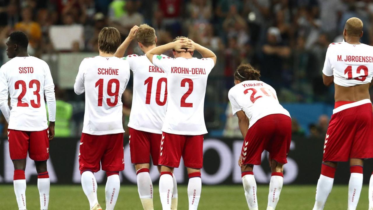 Spieler der dänischen Fußballnationalmannschaft nach dem Aus bei der Weltmeisterschaft gegen Kroatien. Spieler der dänischen Fußballnationalmannschaft nach dem Aus bei der Weltmeisterschaft gegen Kroatien.