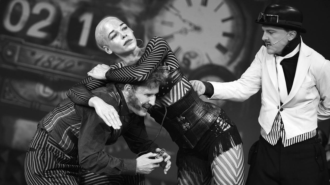 In 80 Tagen um die Welt - Theaterszene. In 80 Tagen um die Welt - Theaterszene.
