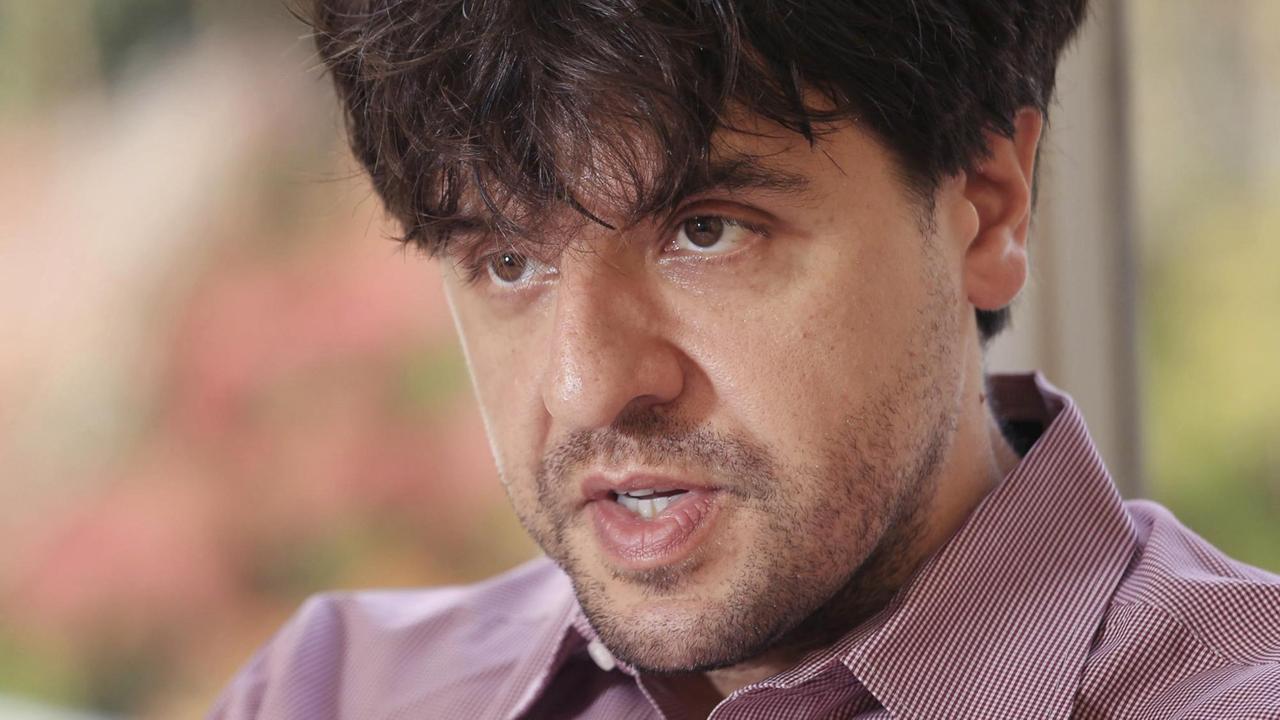 Porträt von Karl Deisseroth während eines Interviews. Porträt von Karl Deisseroth während eines Interviews.