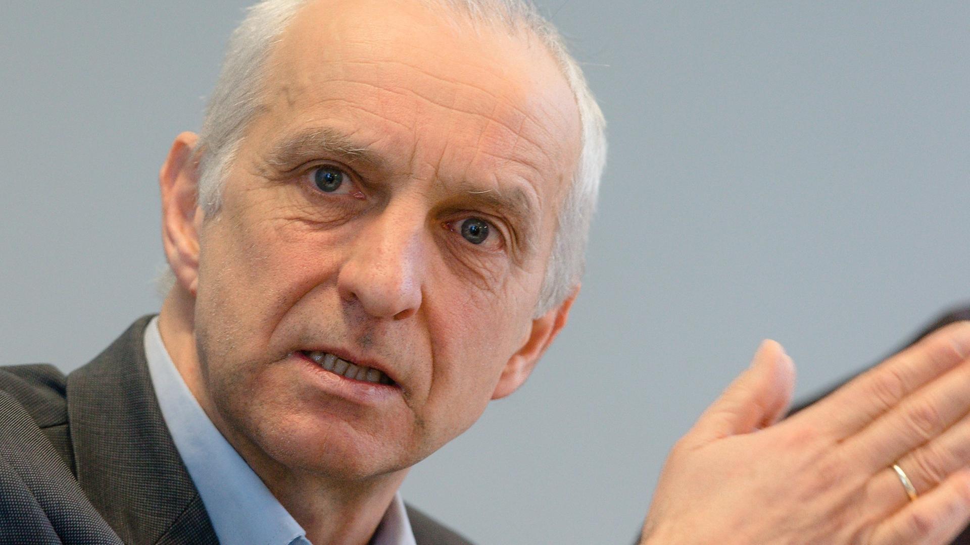 Schleswig-Holsteins Datenschutzbeauftragter Thilo Weichert Schleswig-Holsteins Datenschutzbeauftragter Thilo Weichert