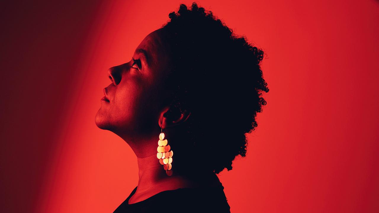 Die New Yorker Jazz-Sängerin Indra Rios-Moore Die New Yorker Jazz-Sängerin Indra Rios-Moore