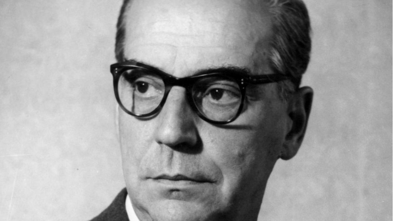 Der jugoslawische Schriftsteller und Essayist Ivo Andric. Er wurde am 9. Oktober 1892 in Dolac bei Travnik geboren und starb am 13. März 1975 in Belgrad. Seine wichtigsten Werke sind "Die Brücke über die Drina", "Das Fräulein" und "Wesire und Konsuln". 1961 wurde Andric mit dem Nobelpreis für Literatur ausgezeichnet. Der jugoslawische Schriftsteller und Essayist Ivo Andric. Er wurde am 9. Oktober 1892 in Dolac bei Travnik geboren und starb am 13. März 1975 in Belgrad. Seine wichtigsten Werke sind "Die Brücke über die Drina", "Das Fräulein" und "Wesire und Konsuln". 1961 wurde Andric mit dem Nobelpreis für Literatur ausgezeichnet.