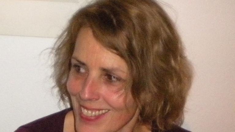 Mit "Die Stille nach dem Gesang" präsentiert Katharina Döbler ihren Debütroman Mit "Die Stille nach dem Gesang" präsentiert Katharina Döbler ihren Debütroman