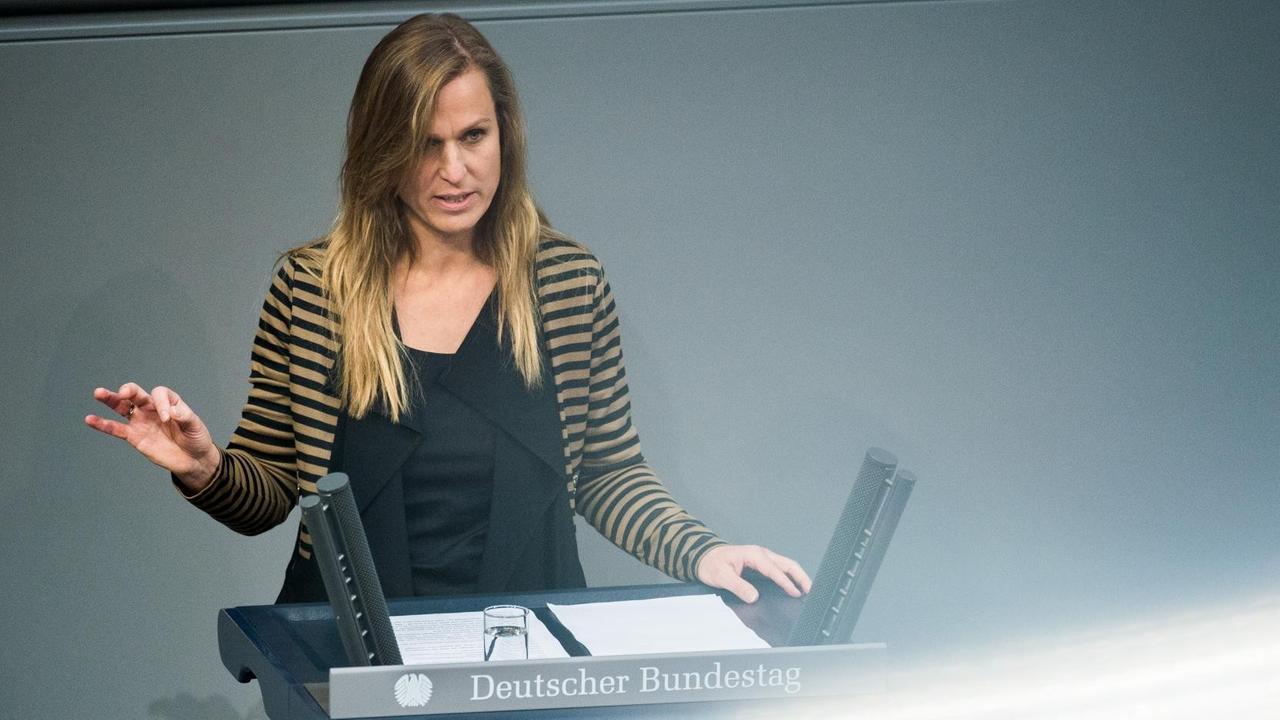 Die Grünen-Politikerin Katja Keul im Bundestag
