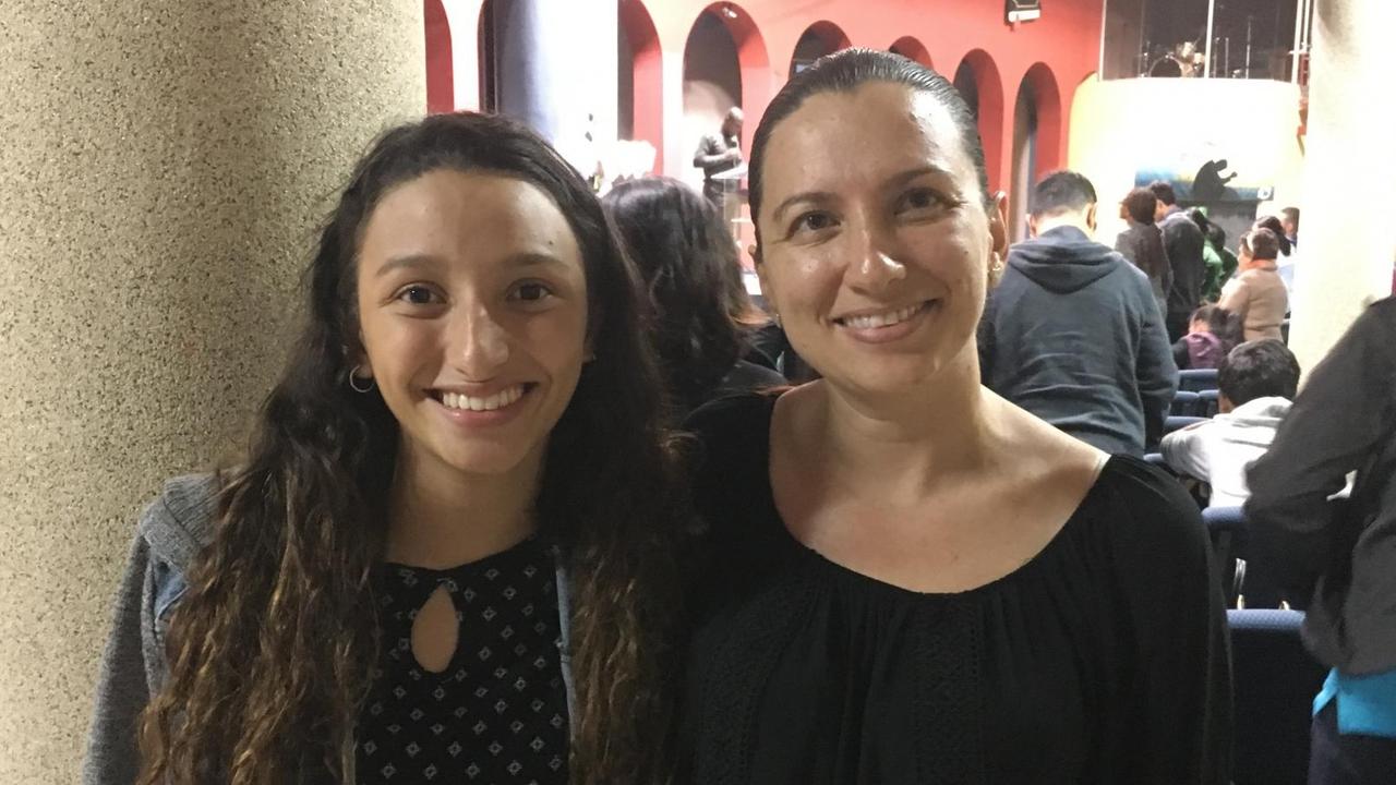 Die Lehrerin Janet Murillo aus Costa Rica mit ihrer Tochter