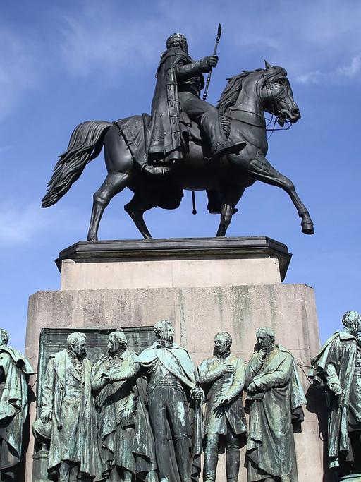 Das Reiter-Denkmal des Preußen-Königs Friedrich-Wilhelm III. in Köln.