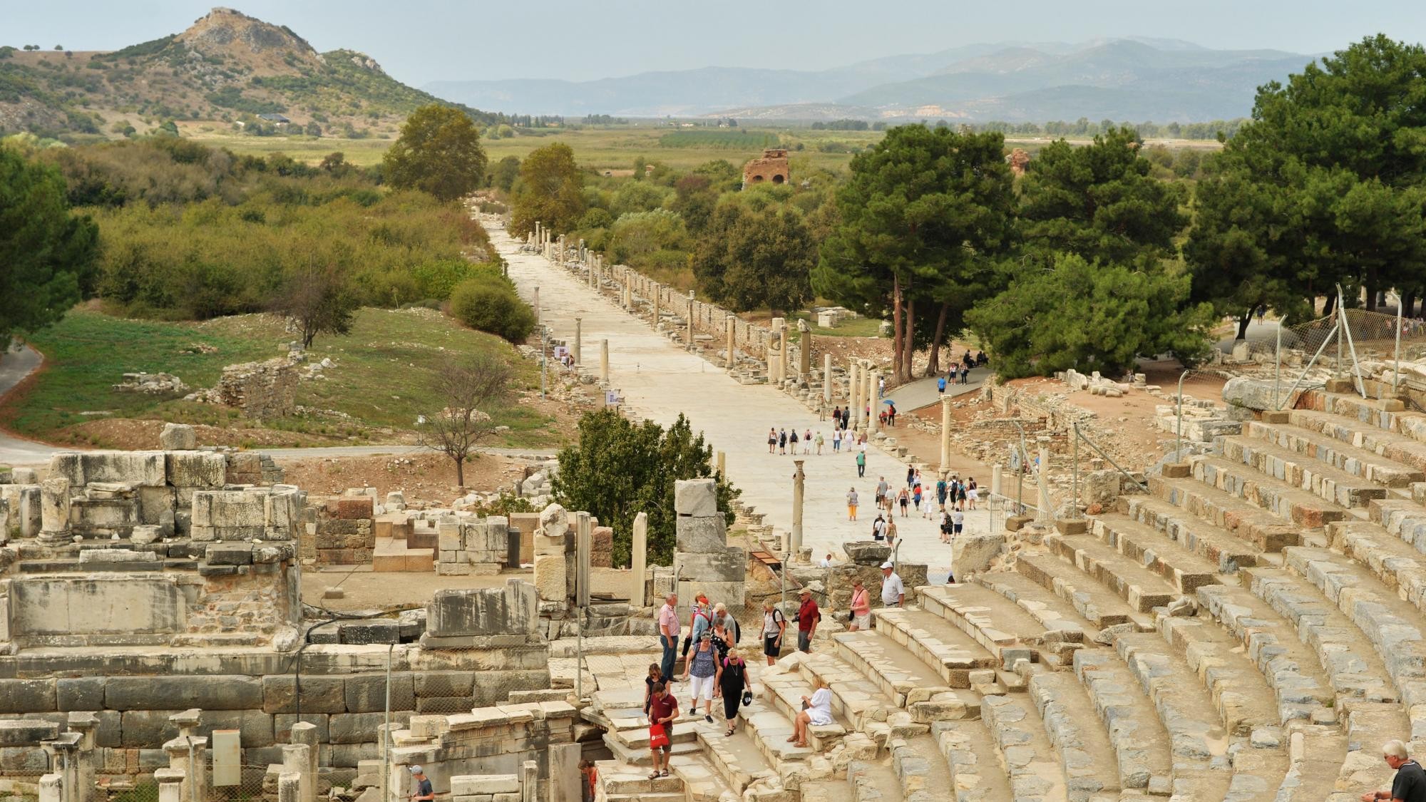 1.400 Jahre Altes Geschäftsviertel In Ephesos Entdeckt ...