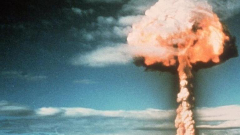 Eine explodierende Atombombe Eine explodierende Atombombe