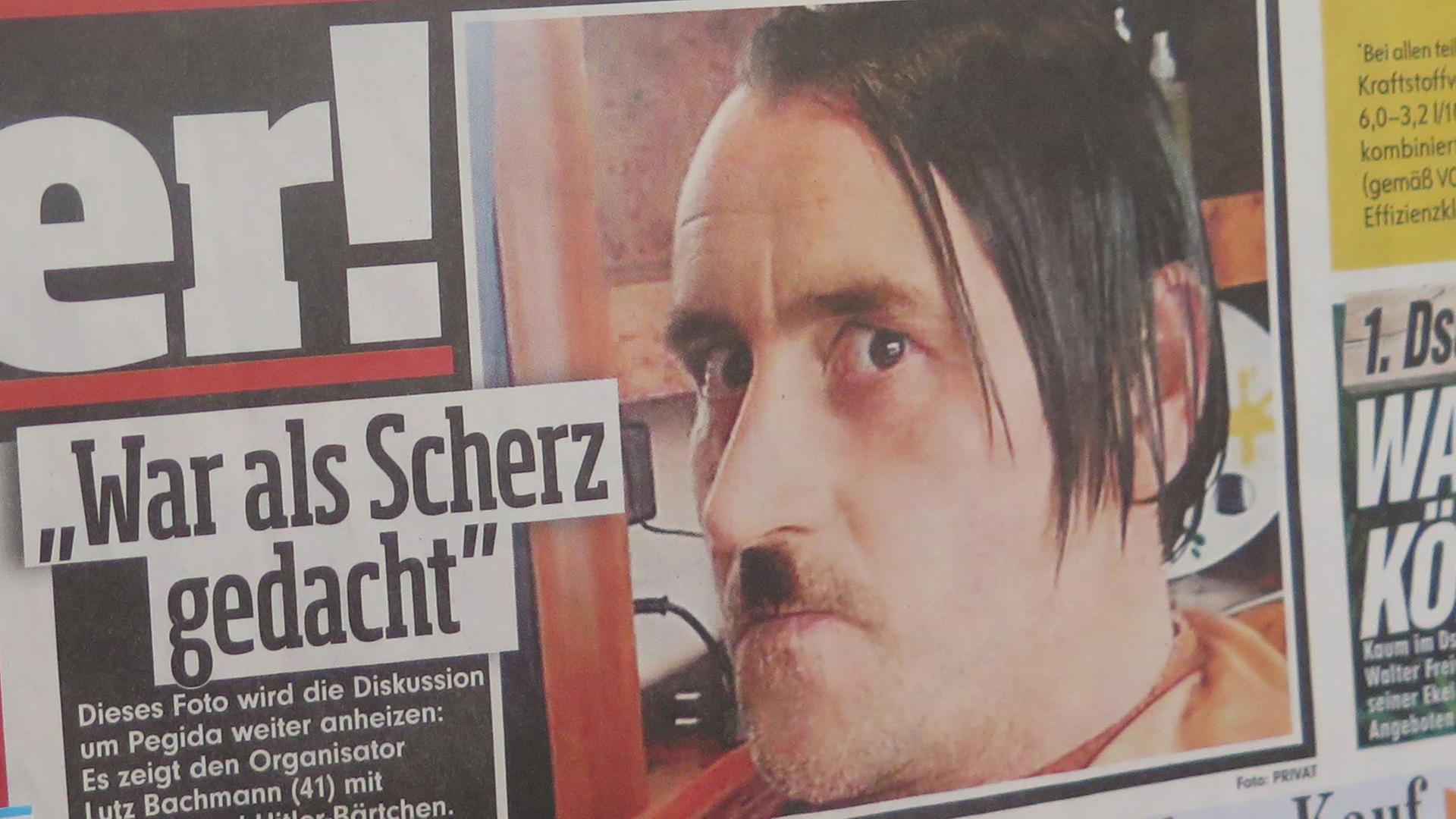 Die Titelseite der Bild-Zeitung mit dem Hitler-Foto von Pegida-Chef Bachmann. Es zeigt ihn mit Bärtchen und Seitenscheitel. Die Titelseite der Bild-Zeitung mit dem Hitler-Foto von Pegida-Chef Bachmann. Es zeigt ihn mit Bärtchen und Seitenscheitel.