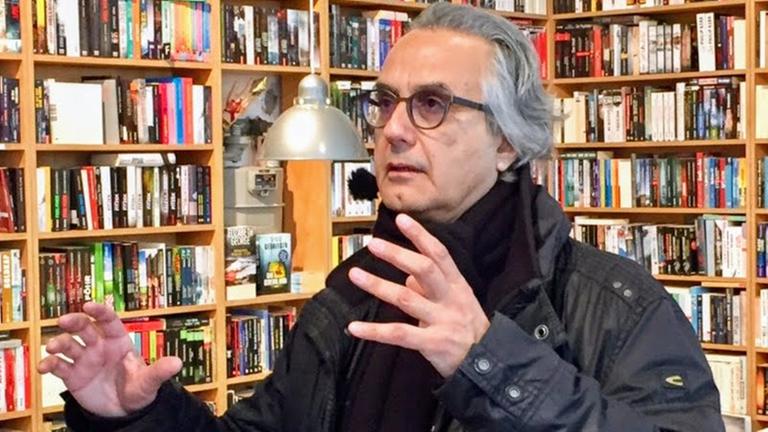 Friedrich Ani besucht regelmäßig die Krimibuchhandlung "Glatteis" in München. Friedrich Ani besucht regelmäßig die Krimibuchhandlung "Glatteis" in München.