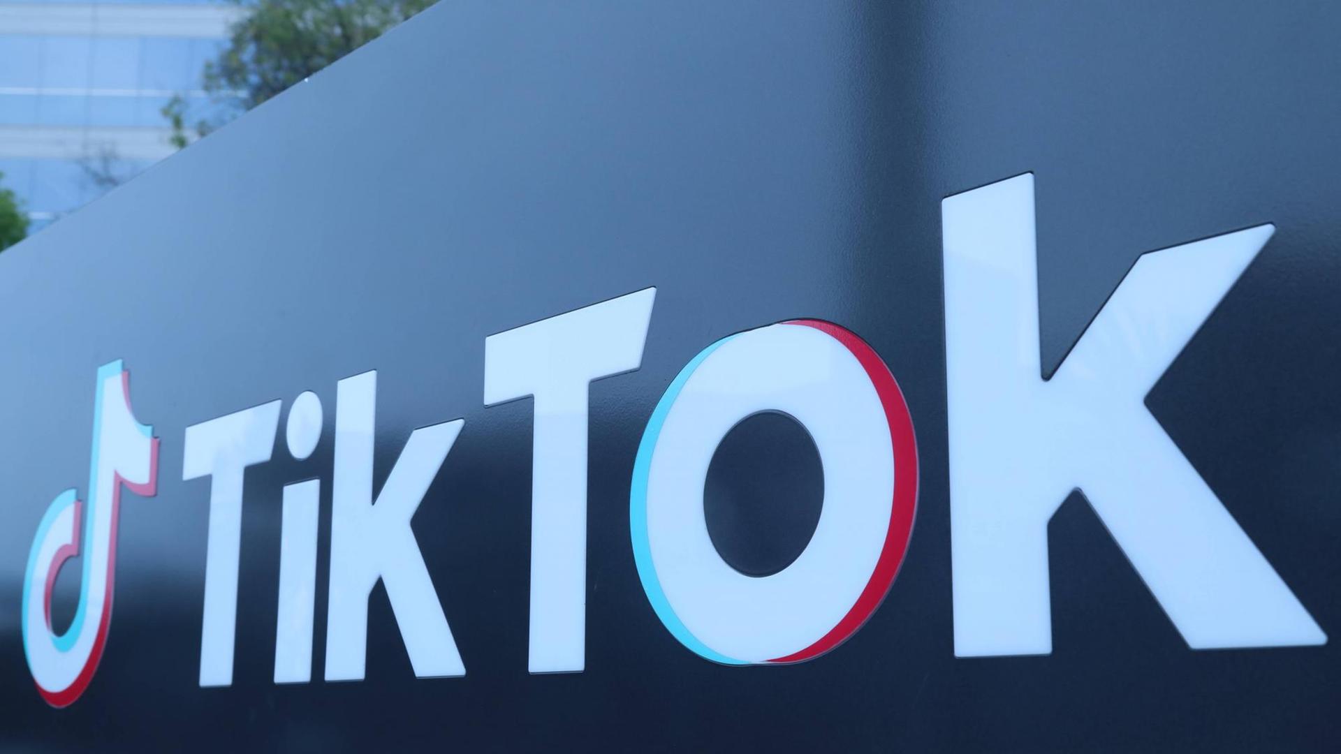 200928 -- CULVER, Sept. 28, 2020 -- Photo taken on Aug. 21, 2020 shows a logo of the video-sharing social networking company TikTok s Los Angeles Office in Culver City, Los Angeles County, the United States. A federal judge on Sunday decided to halt the Trump administration s ban on the popular video-sharing app TikTok, just a few hours before the controversial ban is set to take effect. U.S.-FEDERAL JUDGE-TIKTOK BAN-HALTING Xinhua PUBLICATIONxNOTxINxCHN 200928 -- CULVER, Sept. 28, 2020 -- Photo taken on Aug. 21, 2020 shows a logo of the video-sharing social networking company TikTok s Los Angeles Office in Culver City, Los Angeles County, the United States. A federal judge on Sunday decided to halt the Trump administration s ban on the popular video-sharing app TikTok, just a few hours before the controversial ban is set to take effect. U.S.-FEDERAL JUDGE-TIKTOK BAN-HALTING Xinhua PUBLICATIONxNOTxINxCHN
