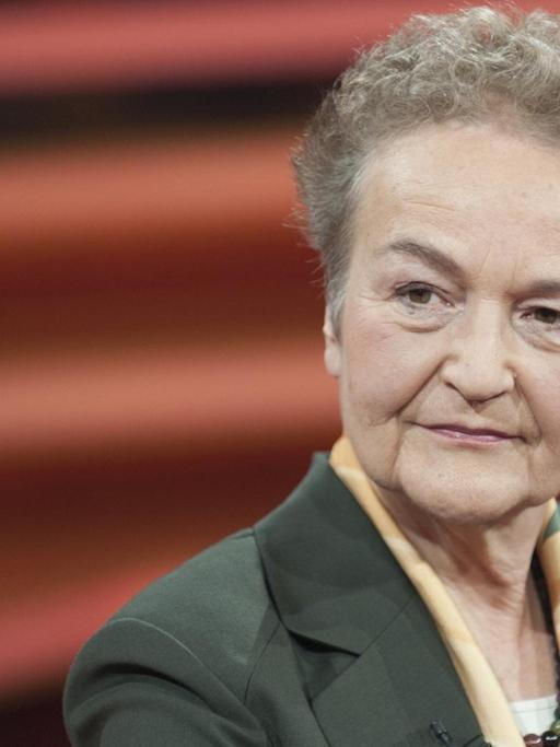 Herta Däubler-Gmelin (SPD), ehemalige Bundesjustizministerin, in der ARD-Talkreihe Günther Jauch.