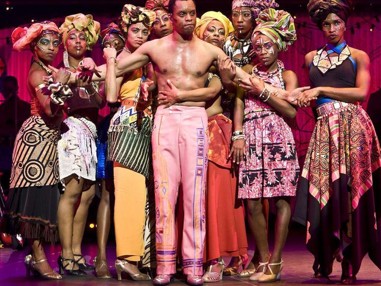 Schauspieler Kevin Mambo spielt Fela Kuti im Broadway Musical FELA!, in New York, USA.