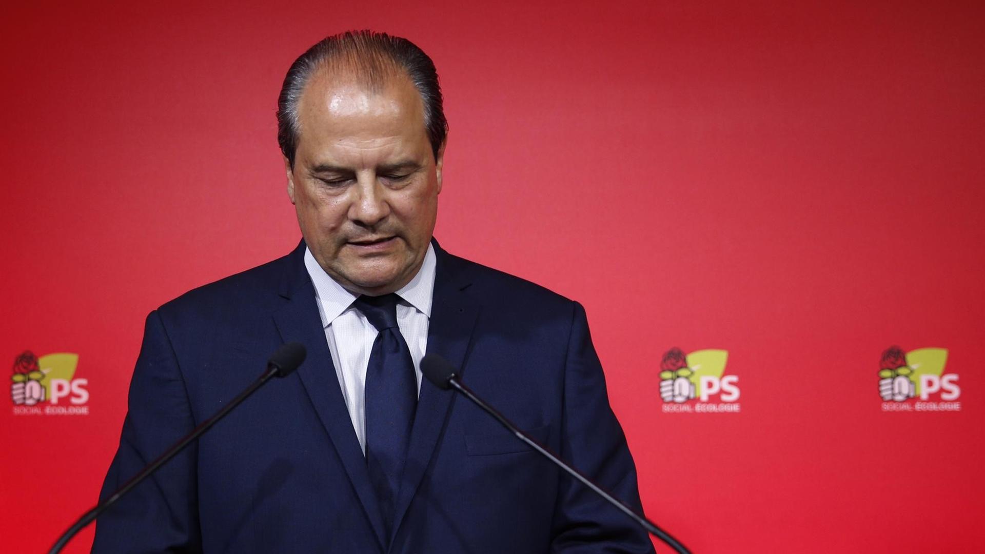 Der Vorsitzende der französischen Sozialisten, Jean-Christophe Cambadelis, bei einer Rede am Wahlabend Der Vorsitzende der französischen Sozialisten, Jean-Christophe Cambadelis, bei einer Rede am Wahlabend