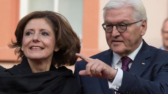 Bundesratspräsidentin Dreyer und Bundespräsident Steinmeier bei der zentralen Feier zum Tag der Deutschen Einheit in Mainz.