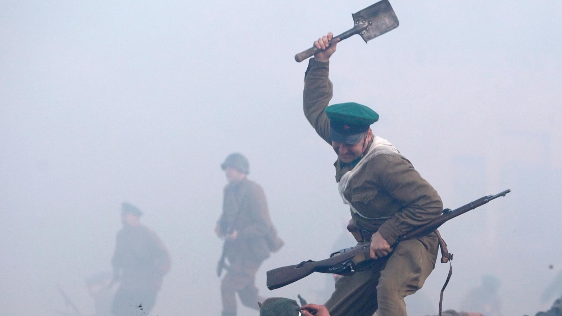 Eine nachgestellte Szene der Schlacht von Brest am 22. Juni 1941 Eine nachgestellte Szene der Schlacht von Brest am 22. Juni 1941