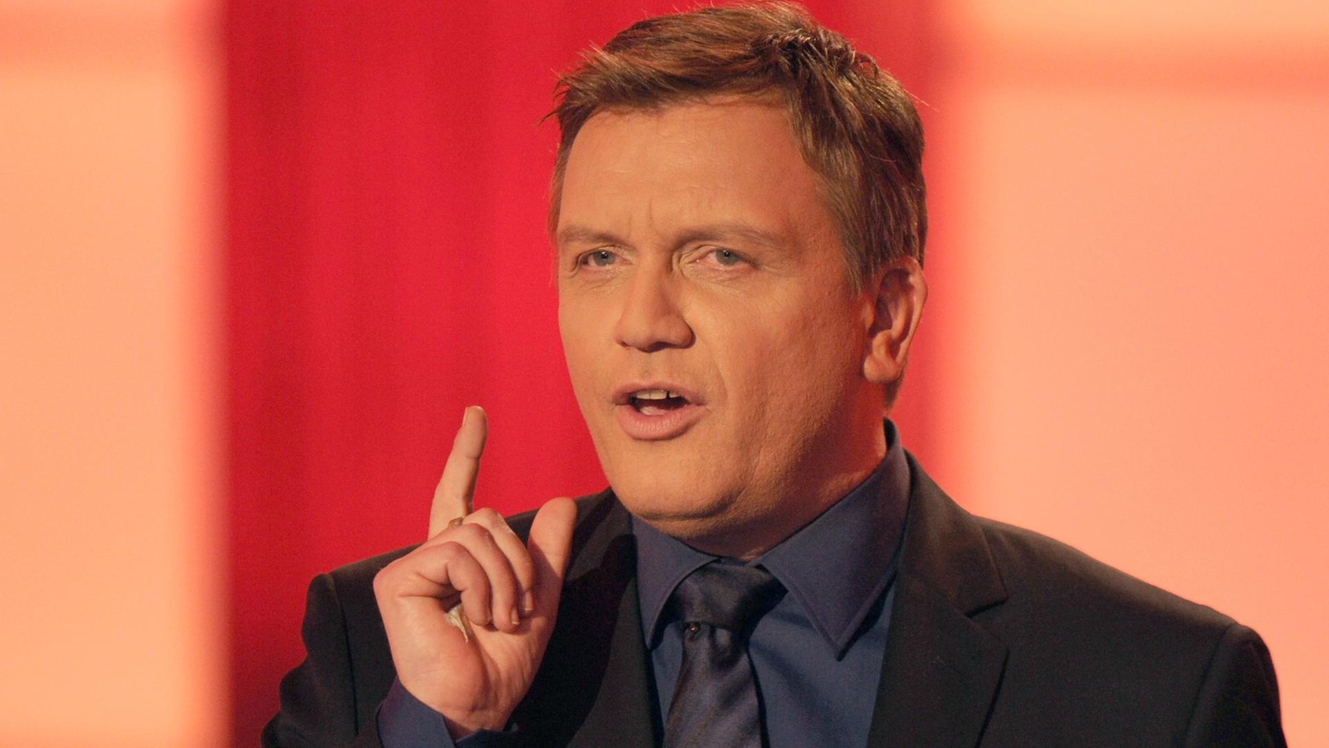 Entertainer Hape Kerkeling moderiert den ZDF-Jahresrückblick "Menschen 2011" Entertainer Hape Kerkeling moderiert den ZDF-Jahresrückblick "Menschen 2011"