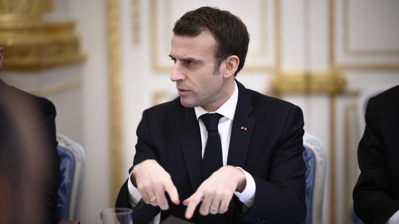 Der französische Präsident Emmanuel Macron bei einer Besprechung mit dem Kabinett im Elysee Palast am 9. Januar 2019. Der französische Präsident Emmanuel Macron bei einer Besprechung mit dem Kabinett im Elysee Palast am 9. Januar 2019.