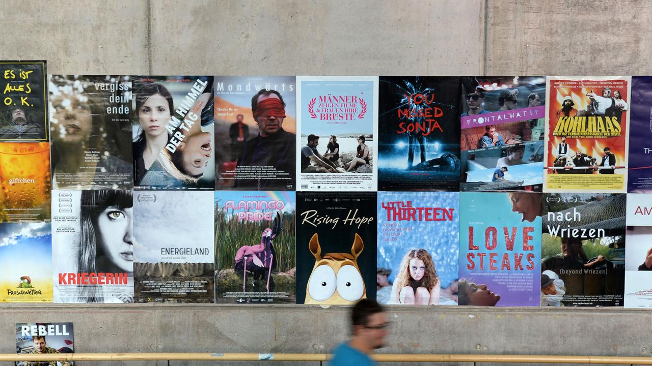 Filmplakate im Gebäude der Hochschule für Film und Fernsehen "Konrad Wolf" in Potsdam Filmplakate im Gebäude der Hochschule für Film und Fernsehen "Konrad Wolf" in Potsdam