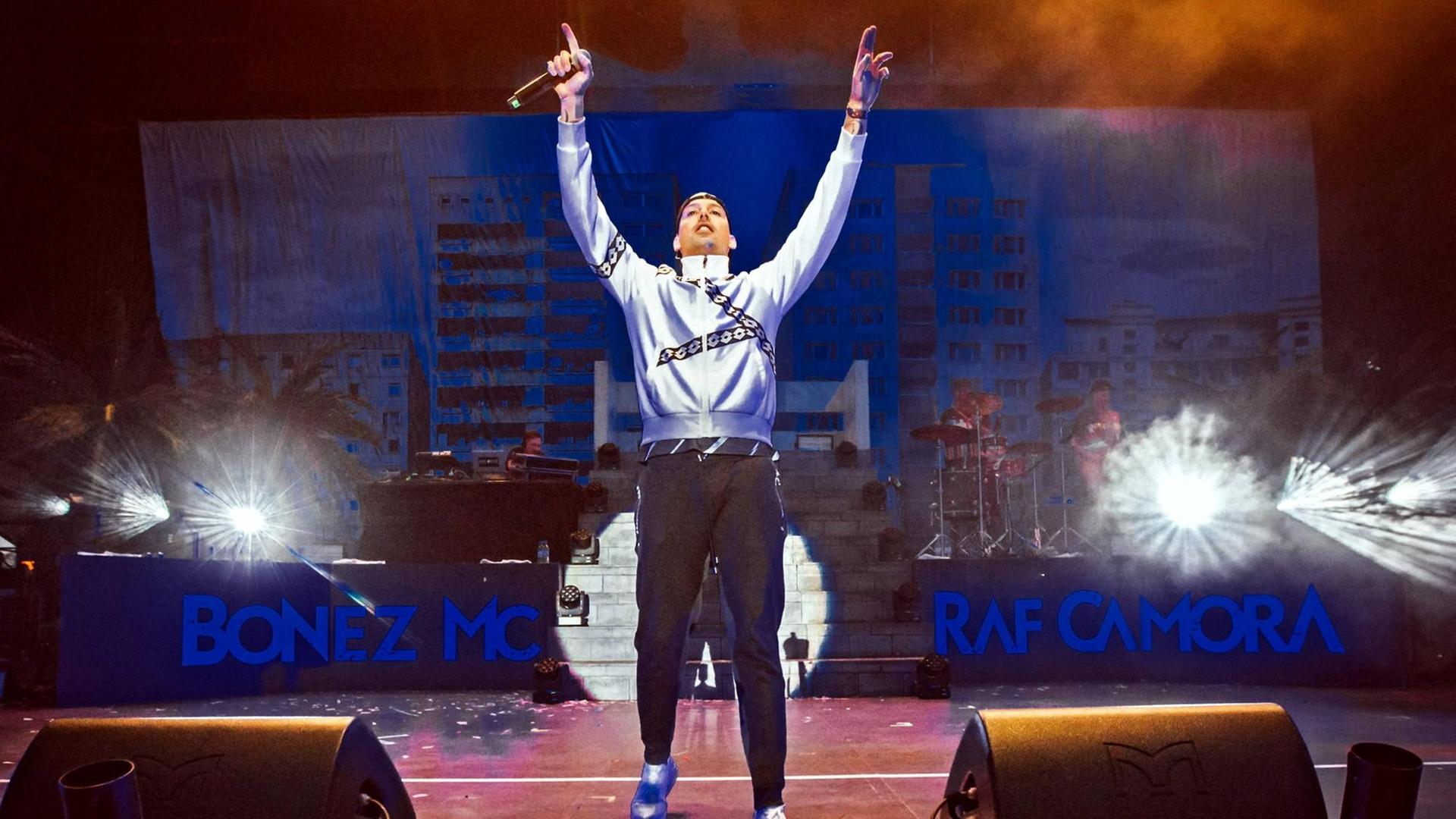 RAF Camora (bürgerlich Raphael Ragucci) während eines Auftrittes im Rahmen des Sputnik SpringBreak Festival 2018