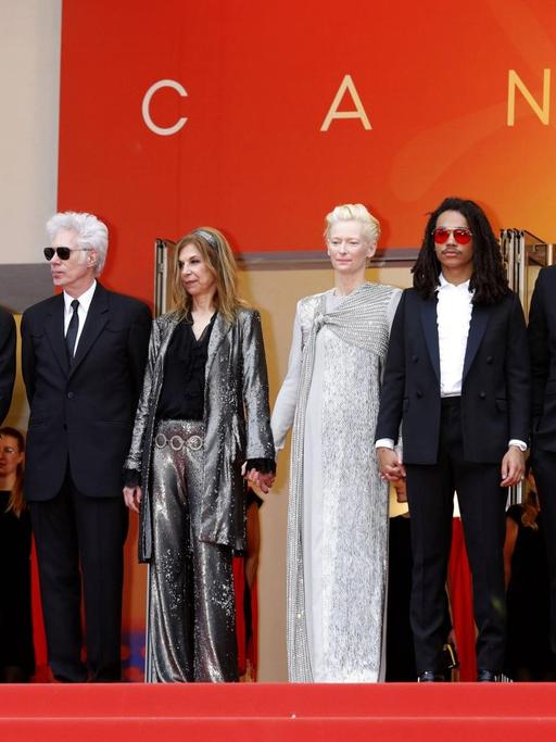 Die Crew von Jim Jarmuschs Eröffnungsfilm "The Dead Don't Die" in Cannes