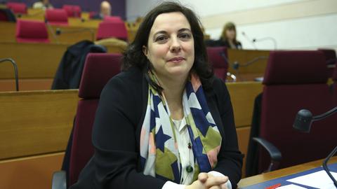 Emmanuelle Cosse, die Generalsekretärin der grünen Partei "Europe-Ecologie-Les Verts", bekommt das Ministerium für Wohnungswesen.