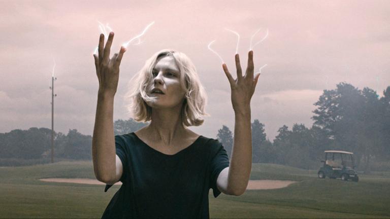 Justine, gespielt von Kirsten Dunst, in einer Szene des Kinofilms "Melancholia" aus dem Jahr 2011 von Lars von Trier Justine, gespielt von Kirsten Dunst, in einer Szene des Kinofilms "Melancholia" aus dem Jahr 2011 von Lars von Trier