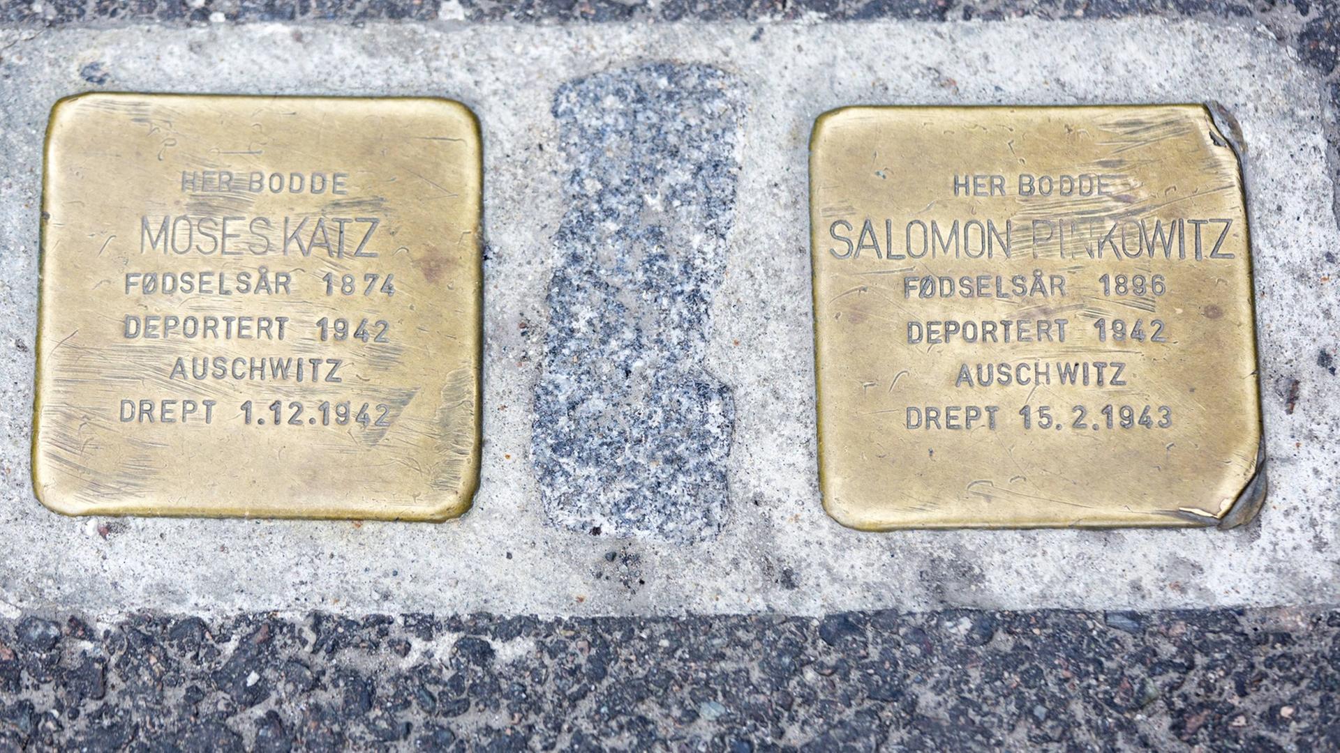 Stolpersteine erinnern an 1942 aus Oslo deportierte Juden. Stolpersteine erinnern an 1942 aus Oslo deportierte Juden.