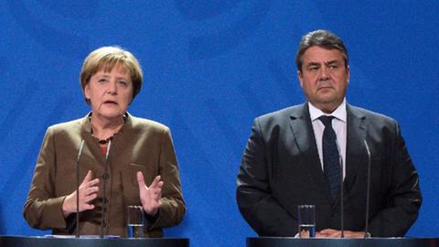 Die CDU-Vorsitzende und Bundeskanzlerin Angela Merkel und der SPD-Vorsitzende und Bundeswirtschaftsminister Sigmar Gabriel.