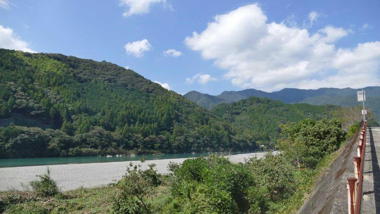 Der Niyodo gilt als sauberster Fluss Japans. Der Niyodo gilt als sauberster Fluss Japans.