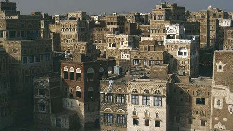 Das Bild zeigt prachtvolle Bauten in der jemenitischen Stadt Sanaa.