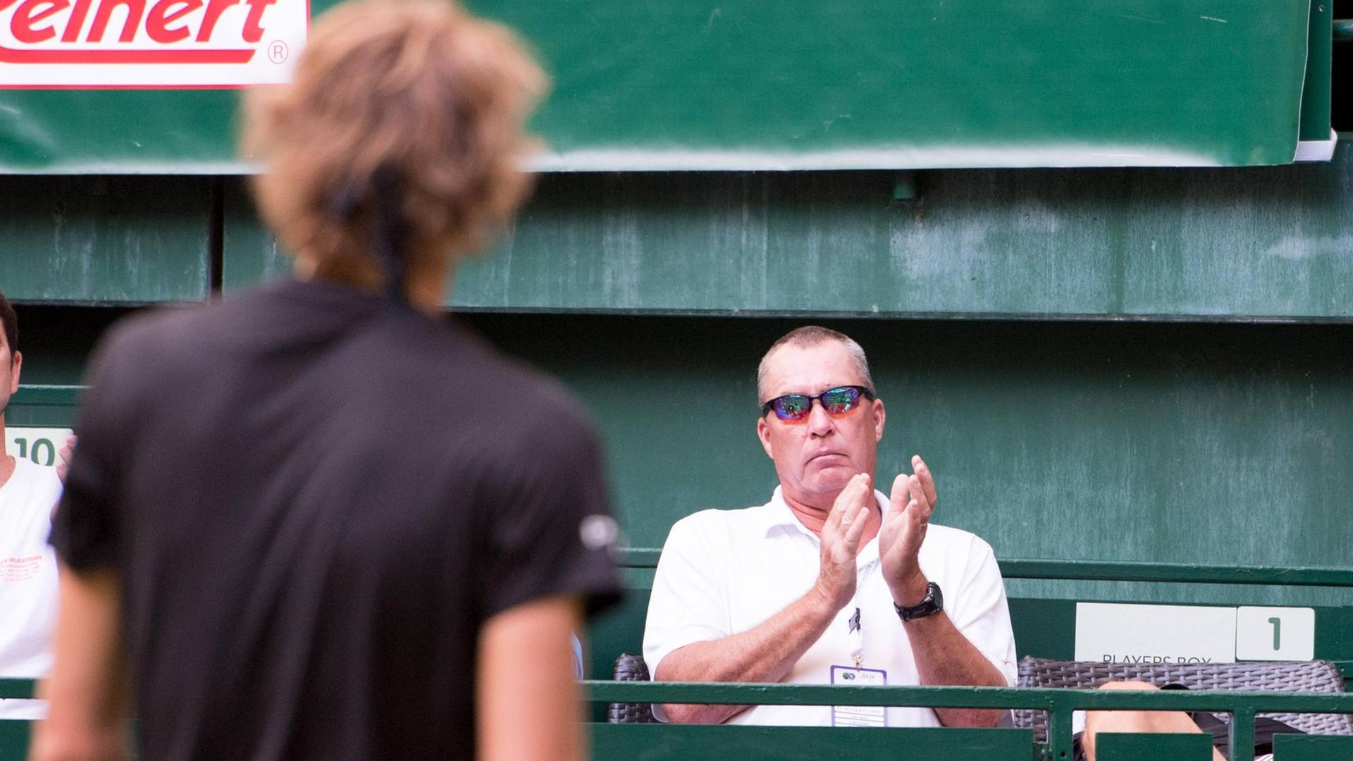 Ivan LENDL applaudiert seinem Spieler Alexander ZVEREV. Ivan LENDL applaudiert seinem Spieler Alexander ZVEREV.