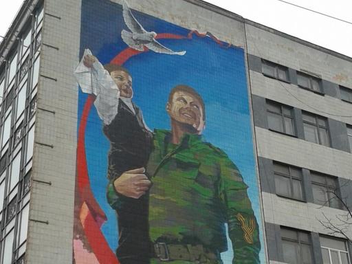 Donezk: Die Wandmalerei im sozialistischen Stil zeigt den Präsident der "DNR"