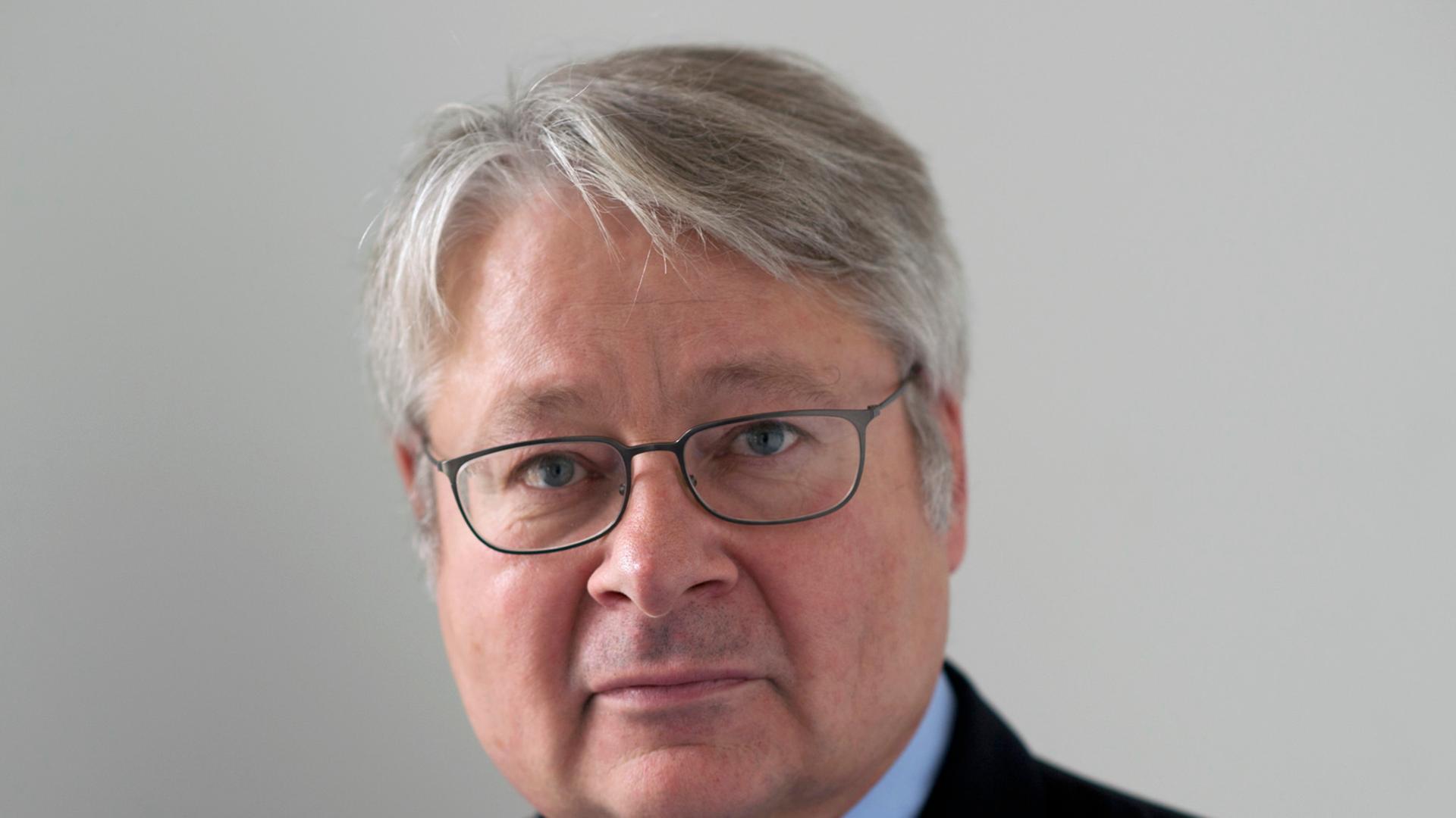 Der Osteuropa-Experte Hans-Henning Schröder. Der Osteuropa-Experte Hans-Henning Schröder.