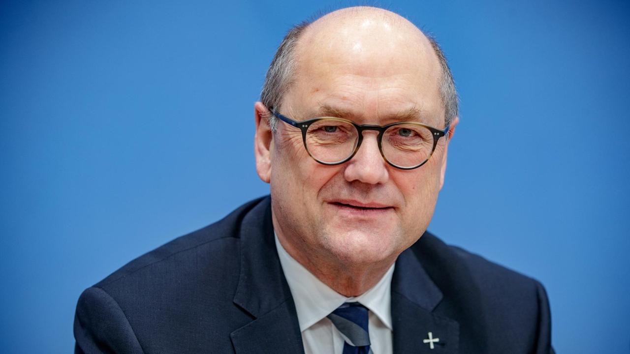 Das Foto zeigt den Prälat und Bundestags-Seelsorger Martin Dutzmann. Das Foto zeigt den Prälat und Bundestags-Seelsorger Martin Dutzmann.