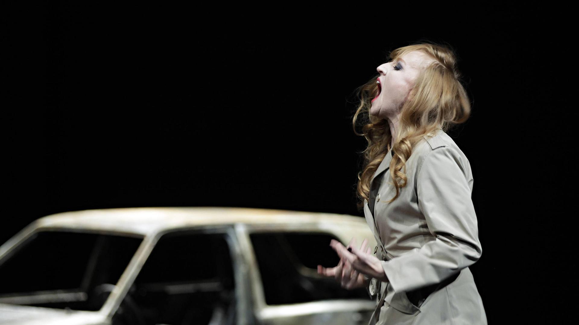 Münchner Kammerspiele: Schauspielerin Brigitte Hobmeier in dem Stück "Rocco und seine Brüder". Münchner Kammerspiele: Schauspielerin Brigitte Hobmeier in dem Stück "Rocco und seine Brüder".