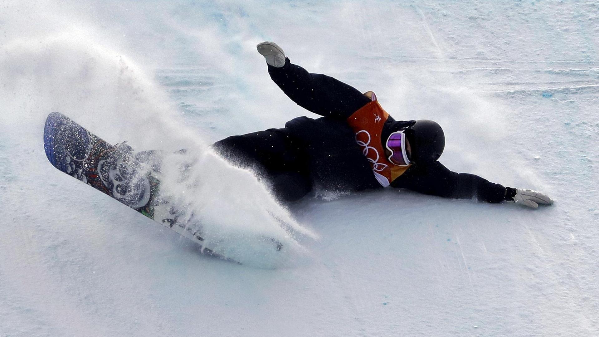Der schwedische Snowboarder Mans Hedberg ist in Pyeongchang gestürzt. Der schwedische Snowboarder Mans Hedberg ist in Pyeongchang gestürzt.