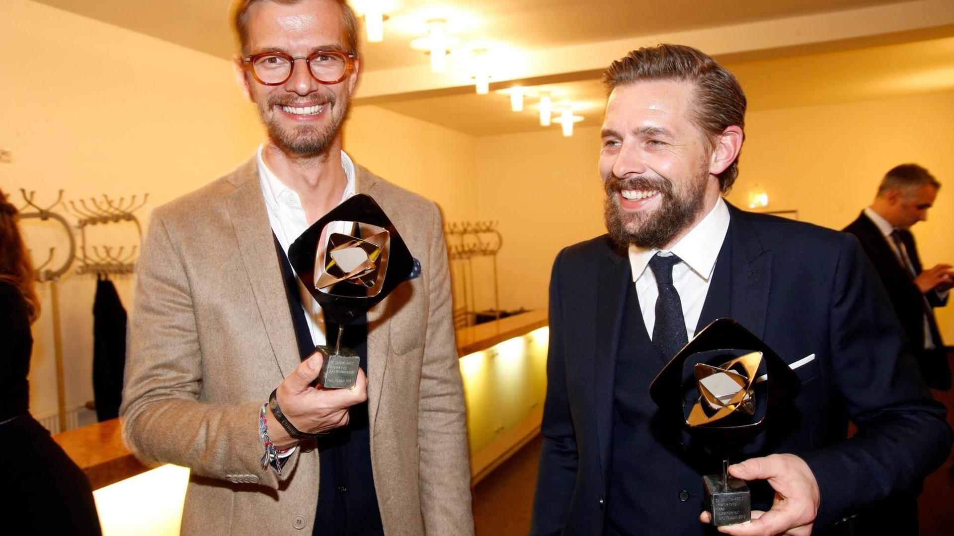 Joko Winterscheidt und Klaas Heufer-Umlauf bei der Verleihung des Grimme Preis im Theater Marl 2018.