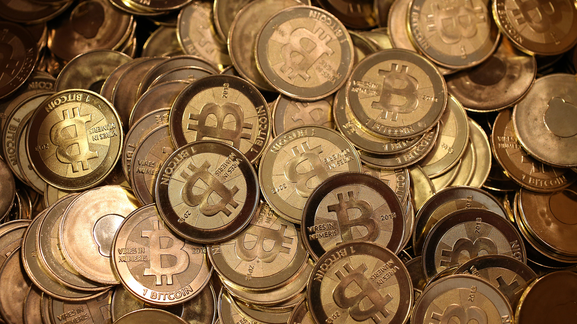 Angehäufte Bitcoin-Münzen Angehäufte Bitcoin-Münzen