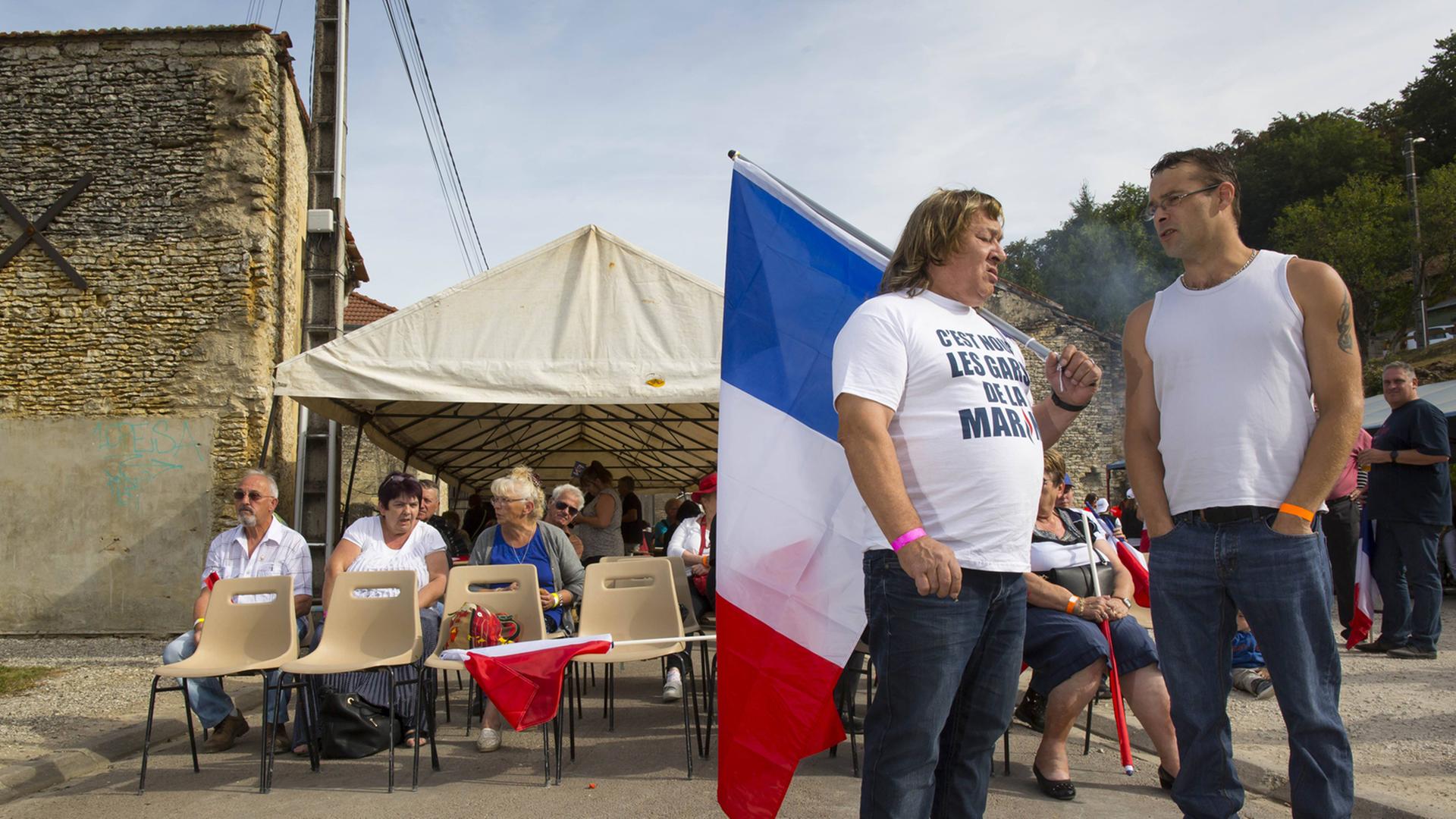 Anhänger von Front-National-Chefin Marine Le Pen. Anhänger von Front-National-Chefin Marine Le Pen.