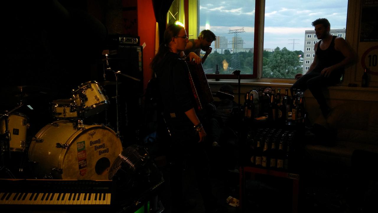 Proberaum im ORWO-Haus: Auch Musiker brauchen ab und an eine Pause Proberaum im ORWO-Haus: Auch Musiker brauchen ab und an eine Pause