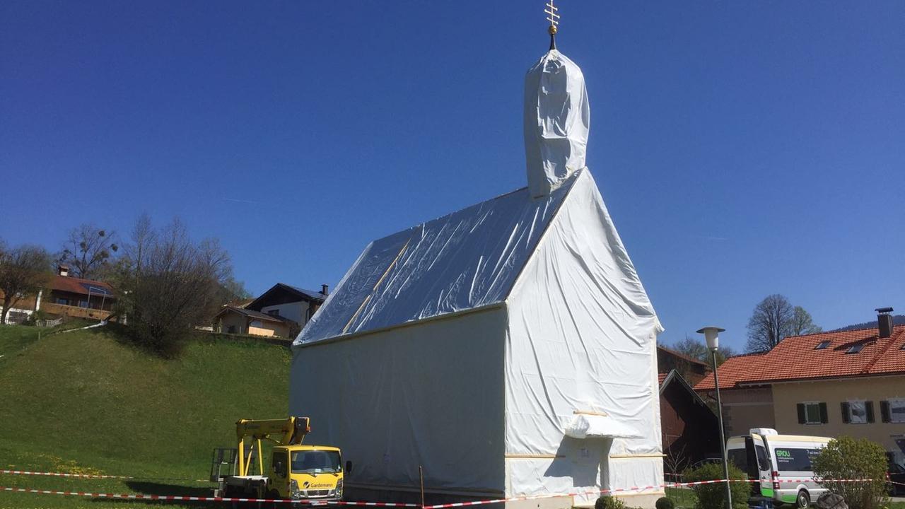 Schädlingsbekämpfung an einer Kirche. Schädlingsbekämpfung an einer Kirche.