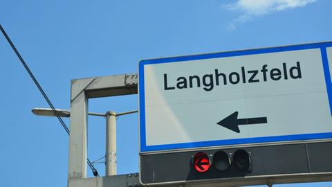 Verkehrsschild nach Langholzfeld in Österreich.