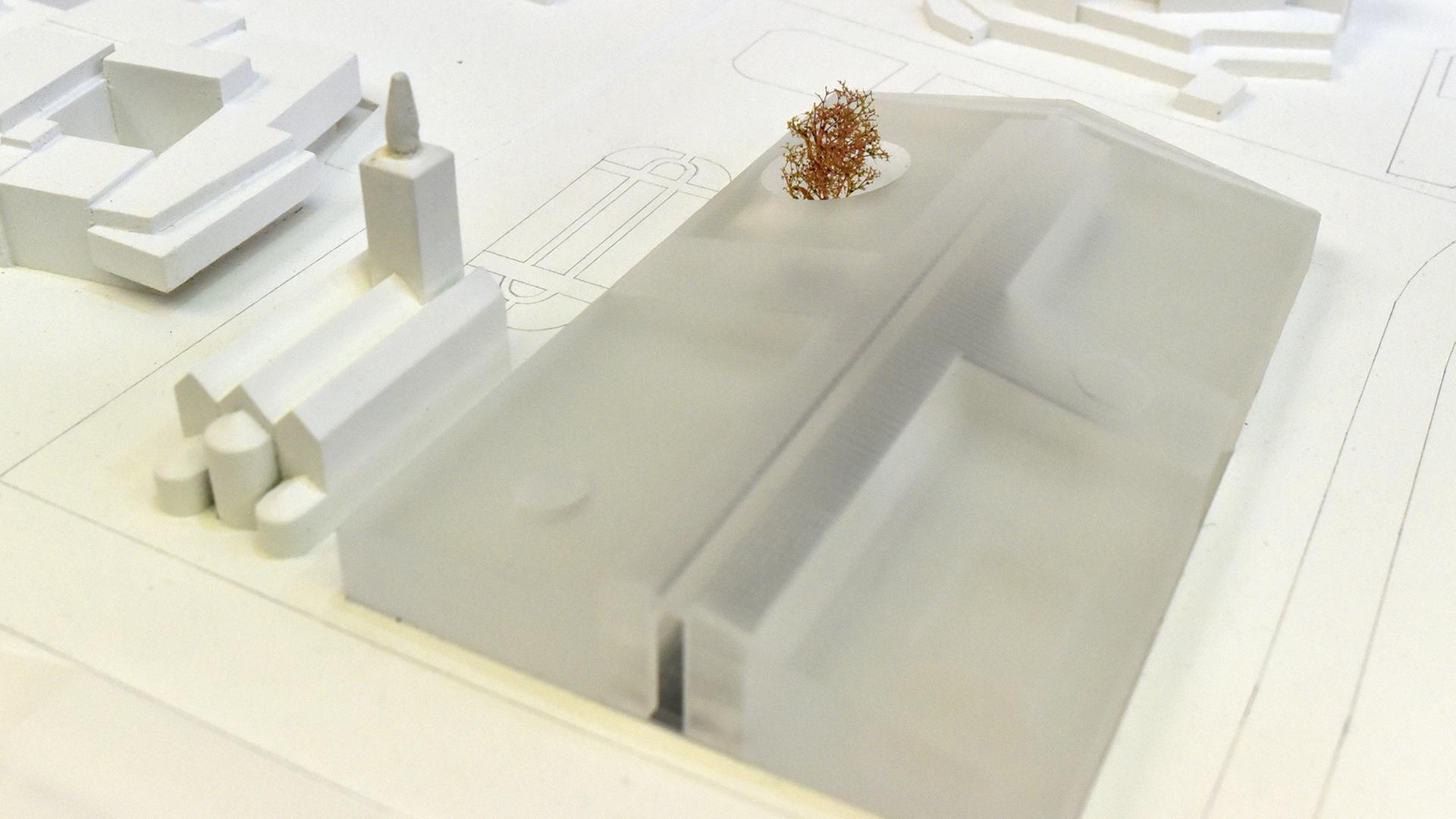 Der Siegerentwurf für das Museum der Moderne in Berlin der Schweizer Architekten von Herzog & de Meuron, präsentiert bei der Eröffnung einer Ausstellung im Kulturforum in Berlin. Der Siegerentwurf für das Museum der Moderne in Berlin der Schweizer Architekten von Herzog & de Meuron, präsentiert bei der Eröffnung einer Ausstellung im Kulturforum in Berlin.