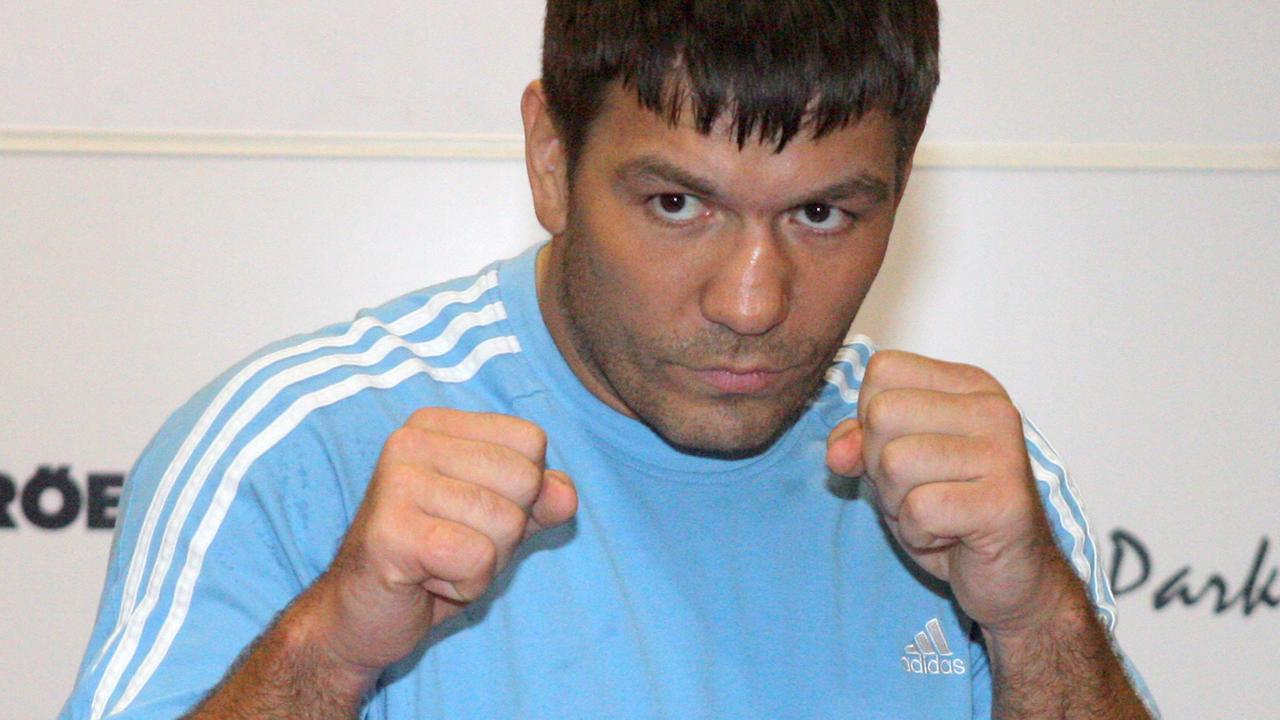 Der Boxer Ruslan Tschagajew (Usbekistan) beim Publikumstraining in Rostock. Der Boxer Ruslan Tschagajew (Usbekistan) beim Publikumstraining in Rostock.