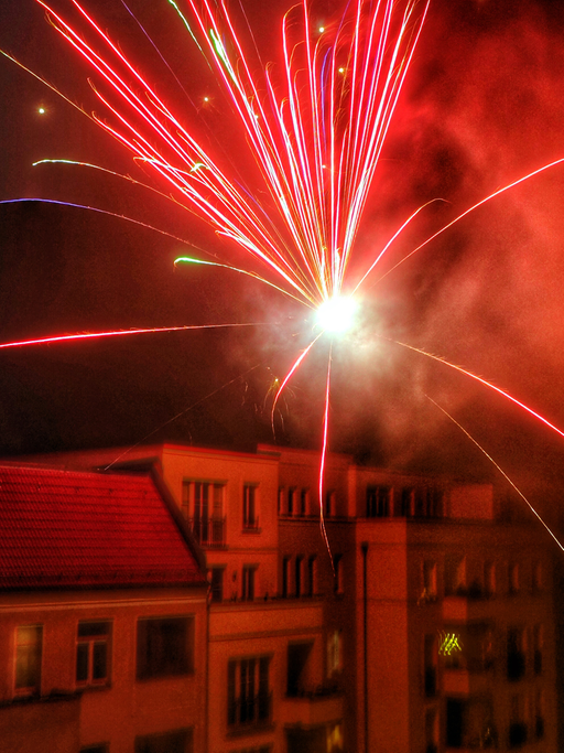 Silvester in der Stadt: Am letzten und am ersten Tag des Jahres machen die Deutschen laute Sachen.