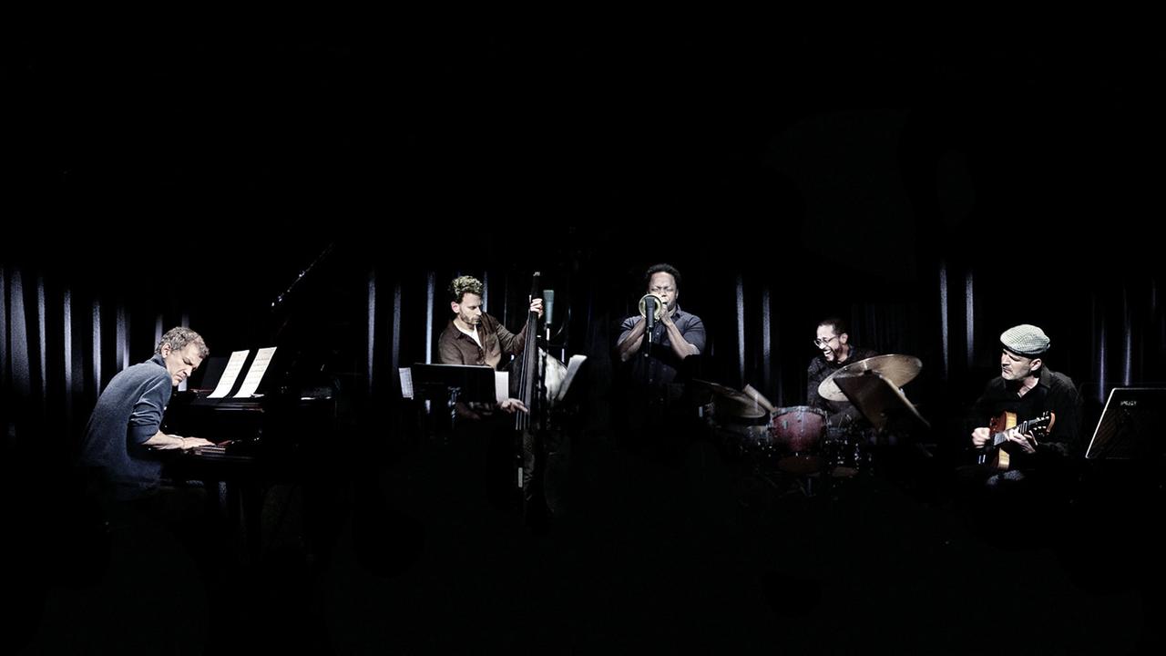 Brad, Mehldau, Larry Grenadier, Ambrose Akinmusire, Brian Blade und Wolfgang Muthspiel (v.lks.). Brad, Mehldau, Larry Grenadier, Ambrose Akinmusire, Brian Blade und Wolfgang Muthspiel (v.lks.).